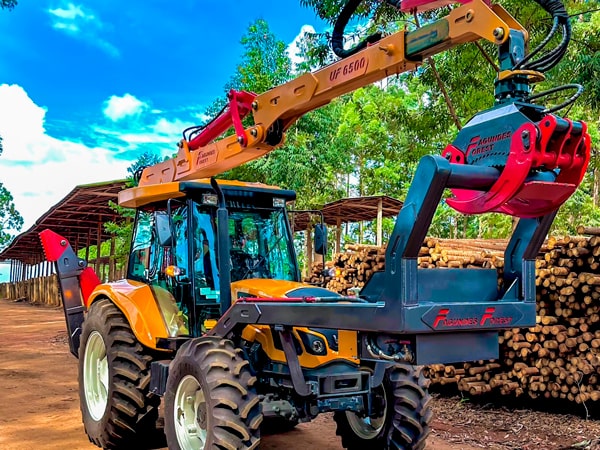 Grua florestal trator